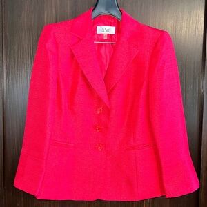 Le Suit Size 4 Ladies Red Shimmer Two Piece Suit